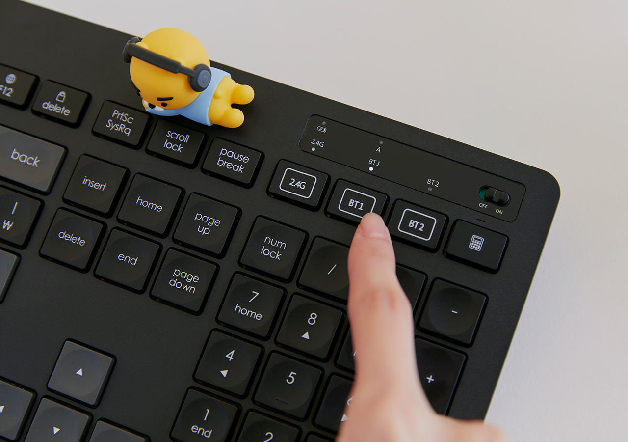 Kakao Friends: Multi pairing Keyboard Ryan 멀티페어링 키보드_DJ라이언