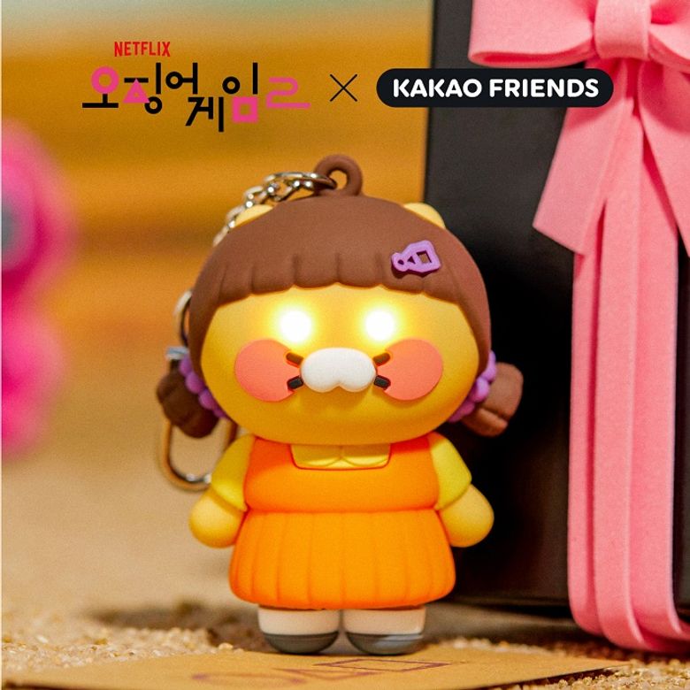 [KAKAO FRIENDS] Squid Game x Choonsik LED Key Chain - 오징어게임 × 춘식이 LED 키링, 영희
