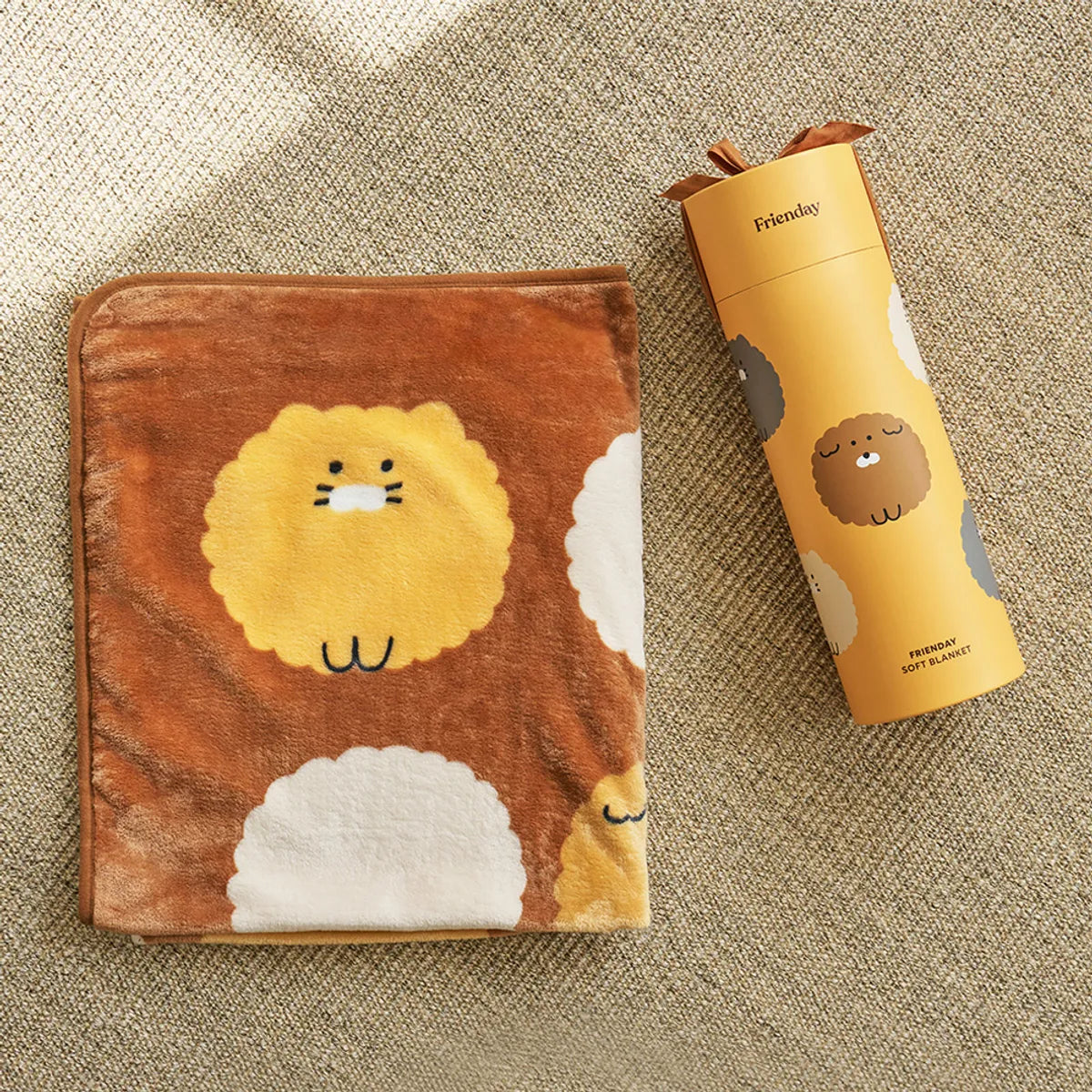 [KAKAO FRIENDS] FRIENDAY Choonsik Gift Pack Knee Blanket Brown - FRIENDAY 춘식이 기프트팩 무릎 담요 브라운