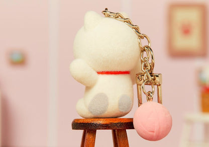 Kakao Friends: Figure Keychain Hug Me Choonsik (Meow Meow) 냥냥 피규어키링 허그미_춘식이