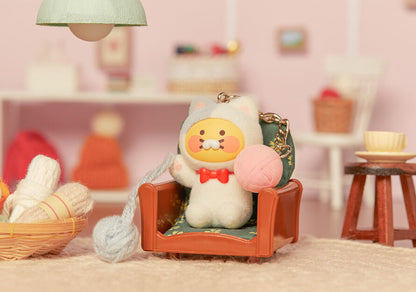 Kakao Friends: Figure Keychain Hug Me Choonsik (Meow Meow) 냥냥 피규어키링 허그미_춘식이