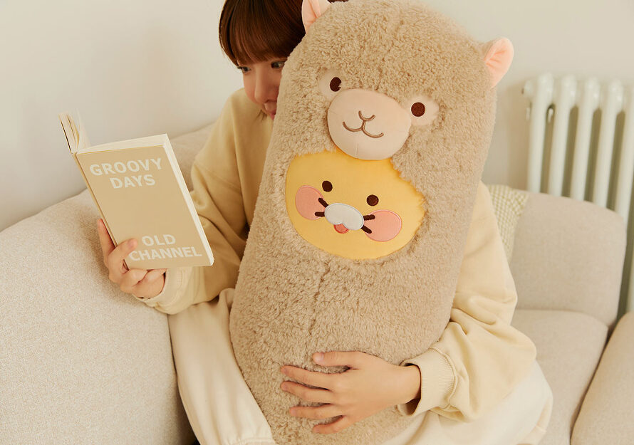 Kakao Friends: Alpaca Body Pillow Choonsik 알파카 바디 필로우 베이지_춘식이