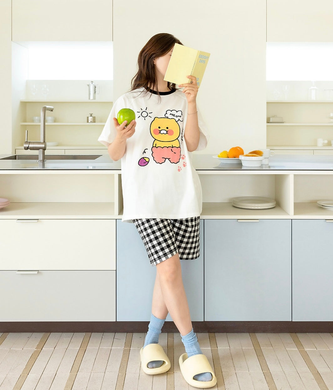 Kakao Friends: Choonsik Raglan Pajama Set 춘식이 래글런 반팔 파자마 세트