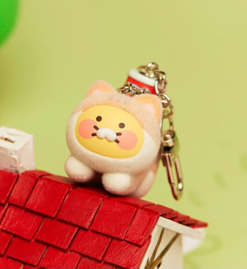 Kakao Friends: Figure Keychain Stretching Choonsik (Meow Meow) 냥냥 피규어키링 스트레칭_춘식이