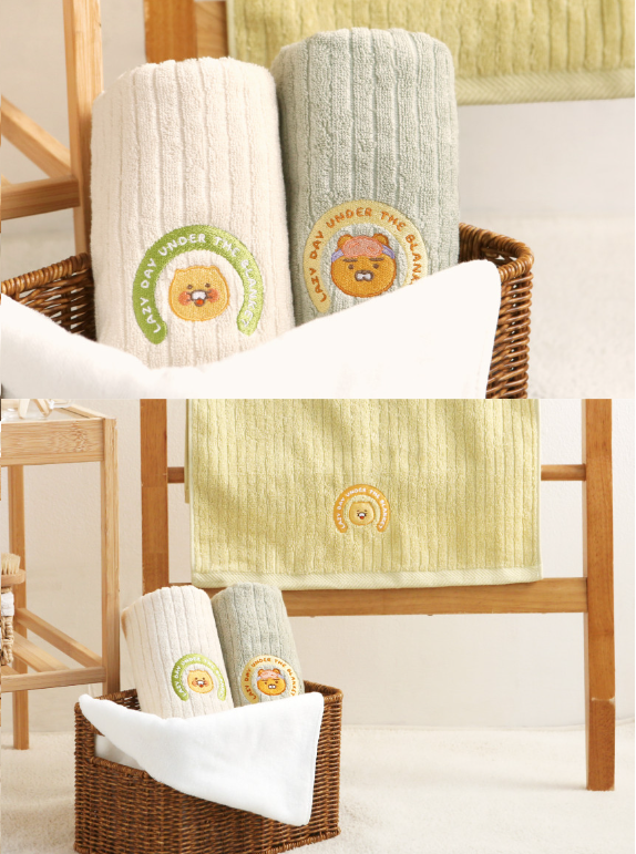 KAKAO FREINDS: Premium Towel Set (Ryan & Choonsik) - 40cm x 80cm (15.8" x 31.5")