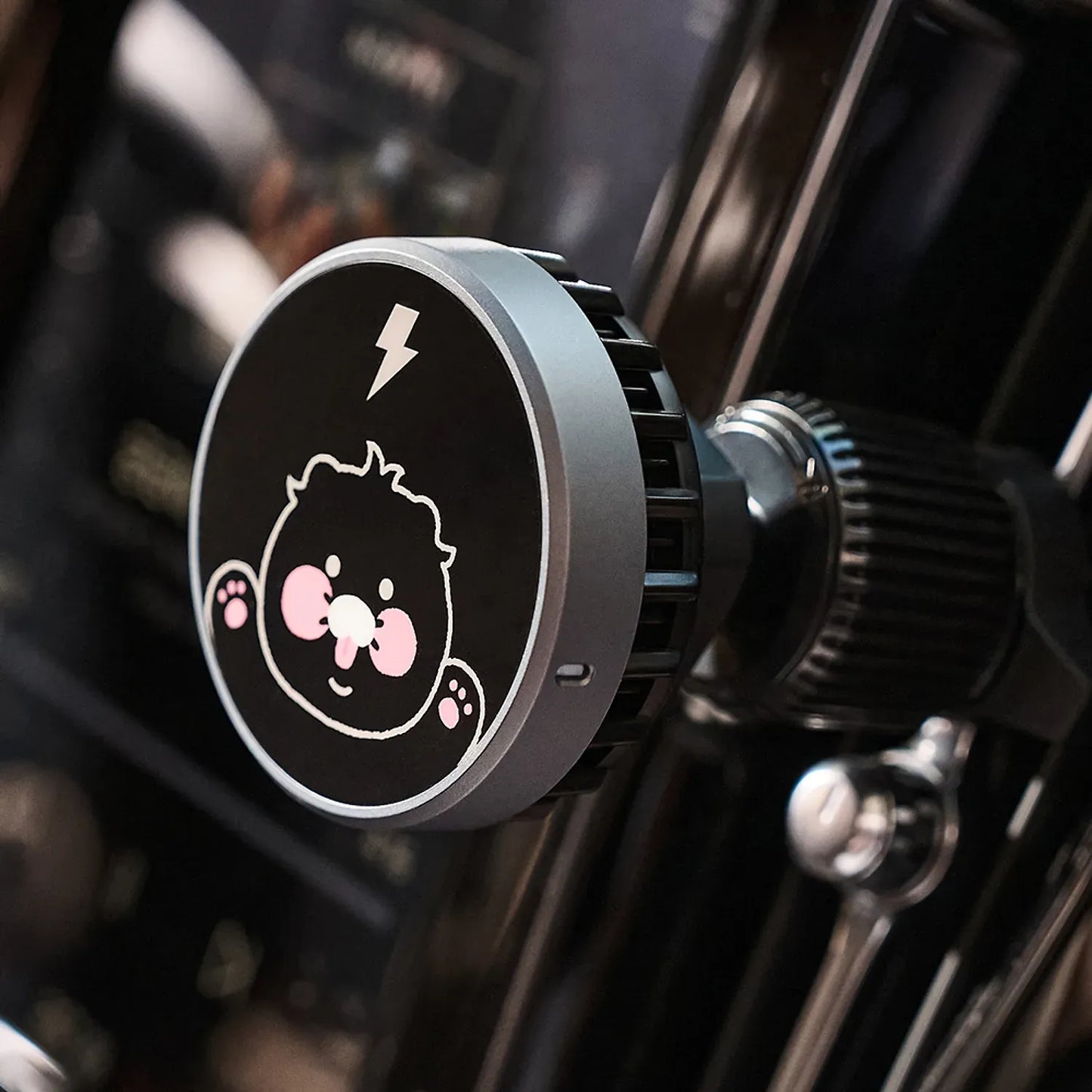 [KAKAO FRIENDS] MagSafe Cooling Fan Car Charger Choonsik - 블랙춘 Qi2 맥세이프 쿨링팬 차량용 충전기 춘식이