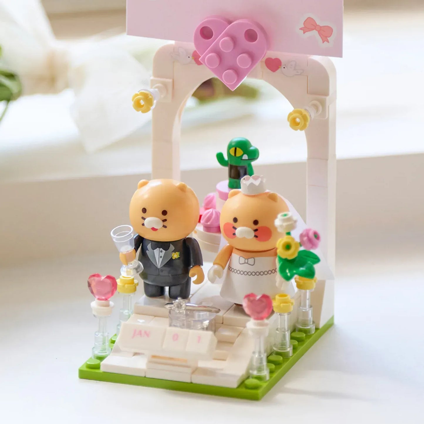 [KAKAO FRIENDS] Wedding Brick Figure Choonsik - 해피 웨딩 브릭피규어 춘식이