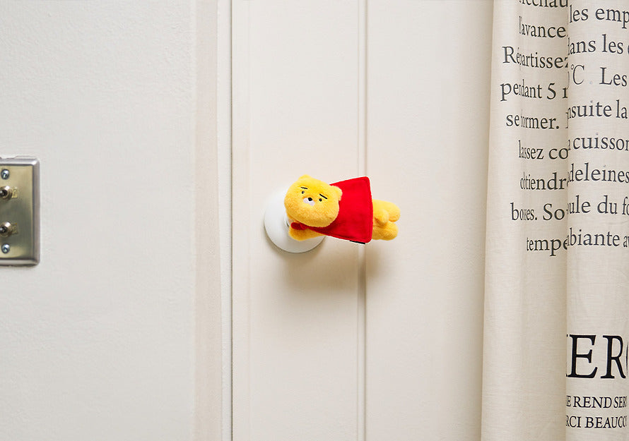 [KAKAO FRIENDS] Ryan Cloak Doorknob Cover	 - 날아라 망토 문고리 커버인형_라이언